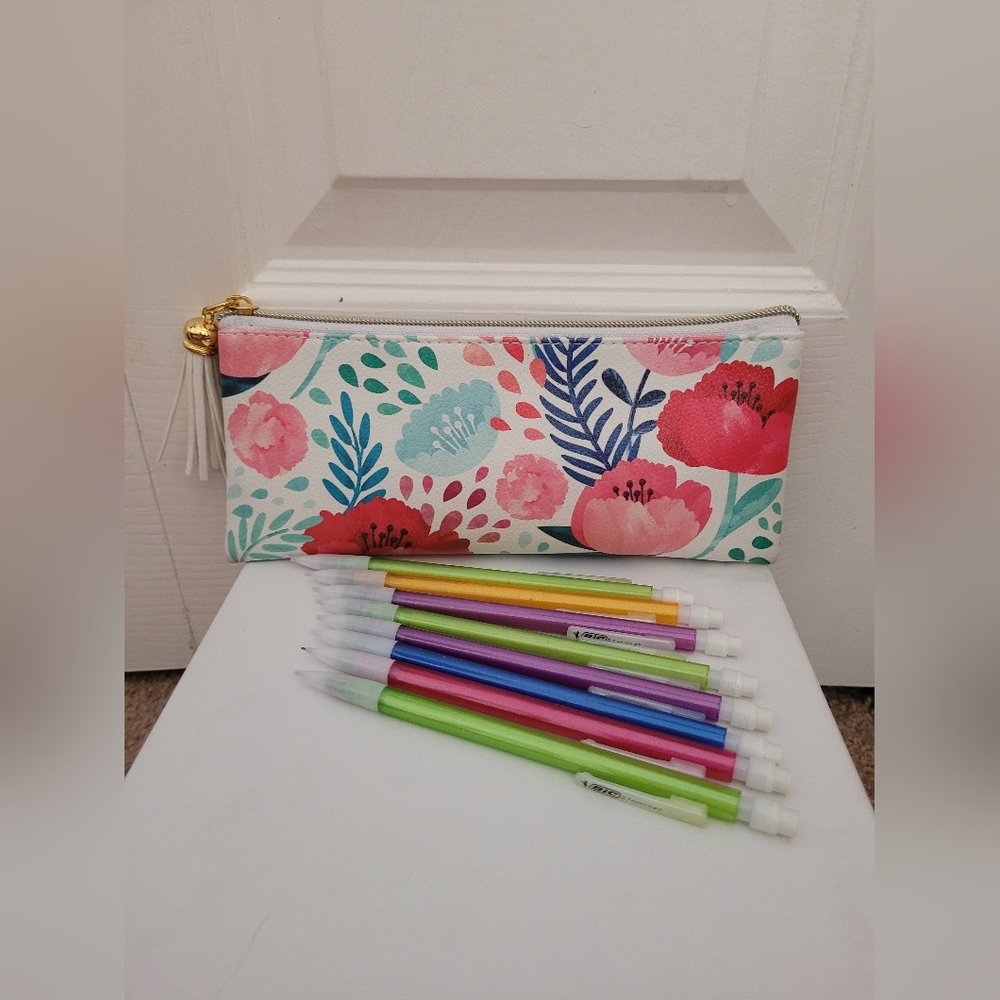 U Style Pencil case with 8 Bic Mechanical pencils